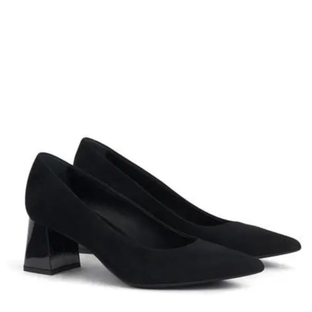 AGL women
Tracy Block Heel Pump black suede
$395 size 37.5 New - Picture 4 of 16